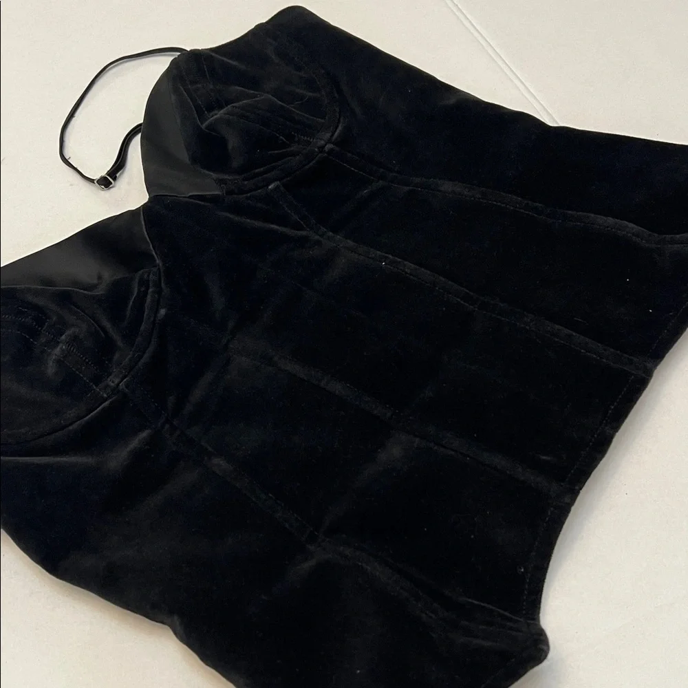 BCBGMAXAZRIA BLACK VELVET CORSET TOP WITH LACE-UP BACK SIZE 12